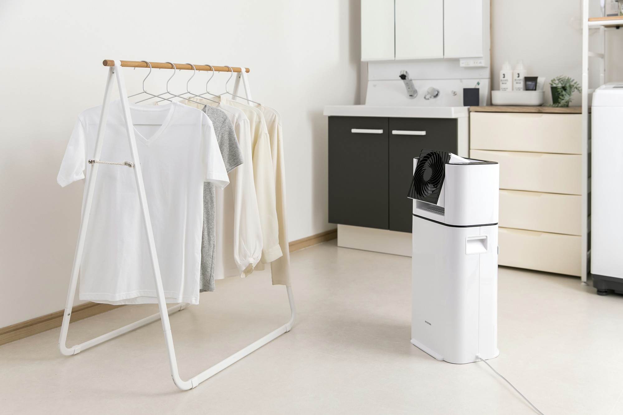 【送料込み】アイリス サーキュレーター衣類乾燥除湿機