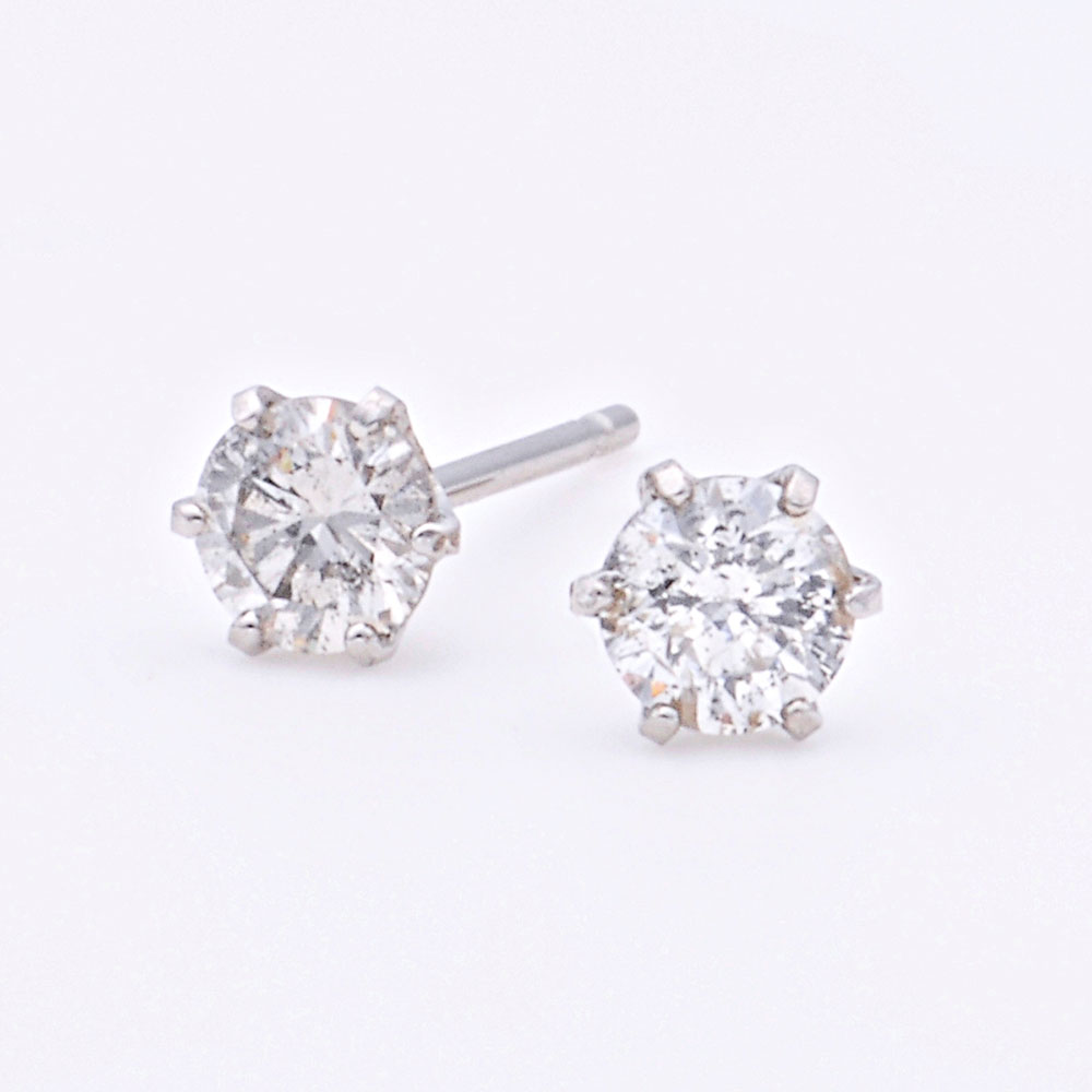 プラチナ ダイヤピアス 0.5ct